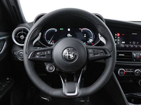 New 2026 Alfa Romeo Giulia w/ Driving Assist Package RWD image 18