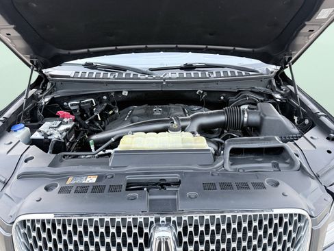 Used 2018 Lincoln Navigator Reserve w/ Technology Package image 22