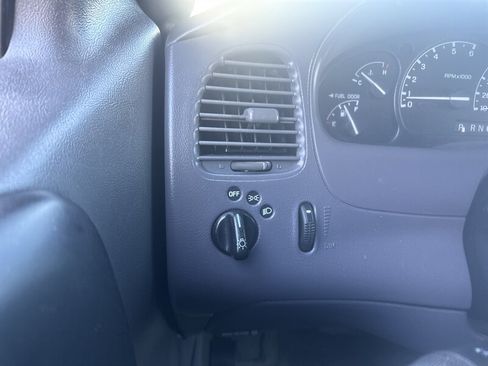 Used 2002 Ford Ranger XLT image 37