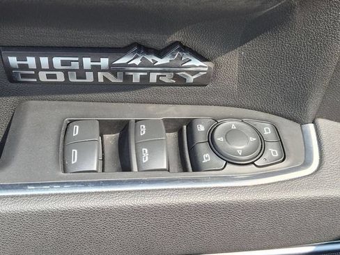 Used 2025 Chevrolet Silverado 1500 High Country w/ Midnight Edition AWD/4WD image 16