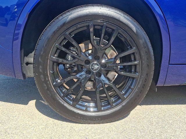 Certified 2025 Maserati Grecale Modena AWD/4WD image 18