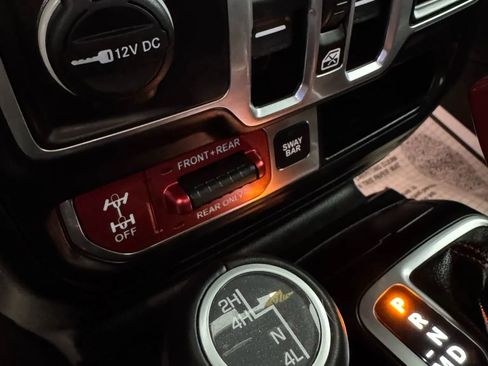 Used 2018 Jeep Wrangler Unlimited Rubicon w/ Steel Bumper Group image 30