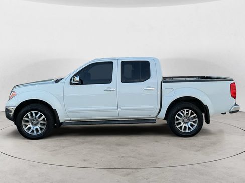 Used 2013 Nissan Frontier SL w/ Moonroof Pkg AWD/4WD image 8