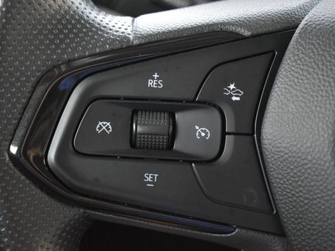 Used 2024 Chevrolet Trax LS w/ LS Convenience Package FWD image 19