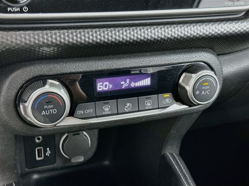 Used 2018 Nissan Kicks SV FWD image 22