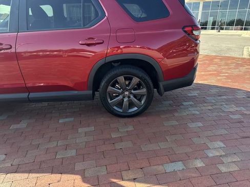 Used 2023 Honda Pilot Sport image 6