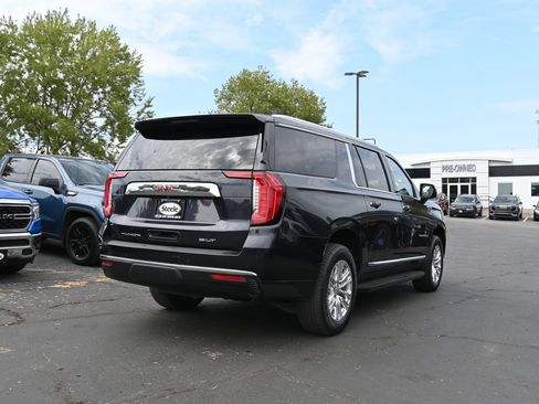 Used 2023 GMC Yukon XL SLT w/ SLT Luxury Package AWD/4WD image 5