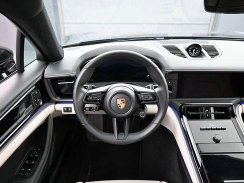 Certified 2024 Porsche Panamera 4 image 18