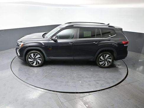 Used 2025 Volkswagen Atlas SE AWD/4WD image 44