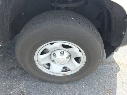 Used 2021 Toyota Tacoma SR RWD image 10