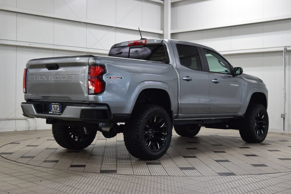 Used 2024 Chevrolet Colorado LT w/ LT Convenience Package III AWD/4WD image 8