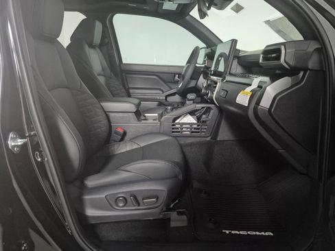 New 2026 Toyota Tacoma SR5 AWD/4WD image 32
