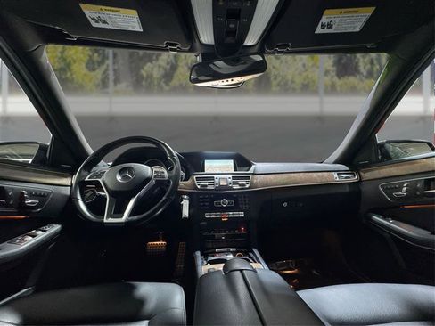 Used 2014 Mercedes-Benz E 350 4MATIC Sedan image 23