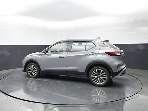 Used 2024 Nissan Kicks SV FWD image 1