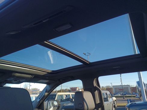 Used 2022 Chevrolet Tahoe RST w/ Sport Performance Package image 14