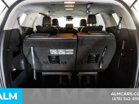 Used 2025 Kia Carnival FWD image 47