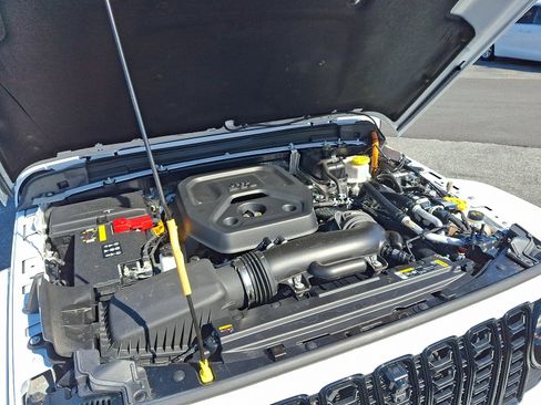 Used 2024 Jeep Wrangler High Altitude image 27