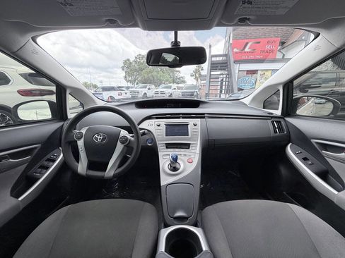 Used 2014 Toyota Prius Two FWD image 15