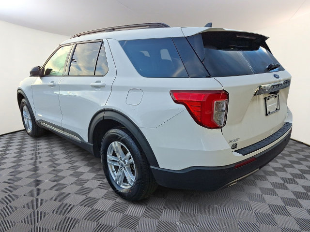 Used 2022 Ford Explorer XLT w/ Equipment Group 202A AWD/4WD image 4