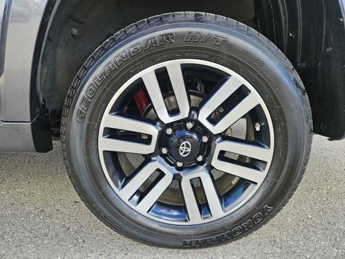 Used 2015 Toyota 4Runner Limited image 27