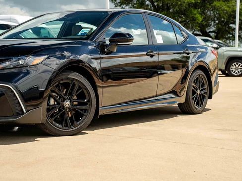 New 2026 Toyota Camry SE FWD image 5