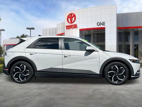Used 2024 Hyundai Ioniq 5 SE RWD image 3