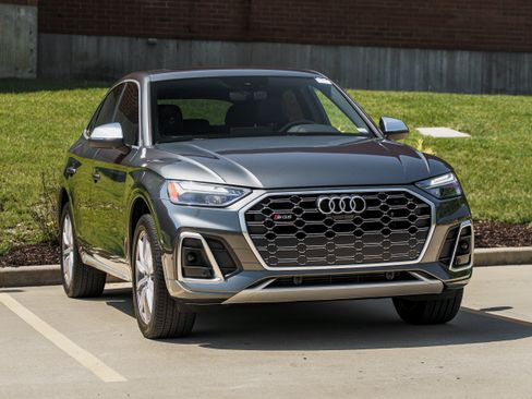 Used 2023 Audi SQ5 Premium Plus w/ Premium Plus Package AWD/4WD image 2