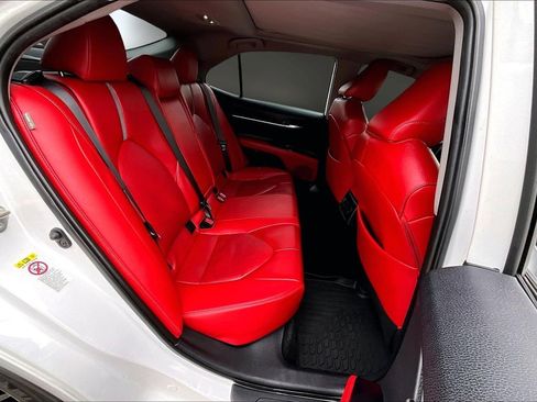 Used 2019 Toyota Camry XSE image 25