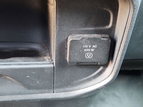 Used 2024 RAM 5500 Tradesman w/ Chrome Appearance Group AWD/4WD image 21