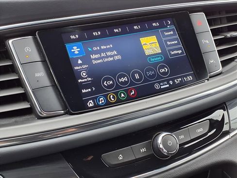 Used 2024 Buick Enclave Premium image 11