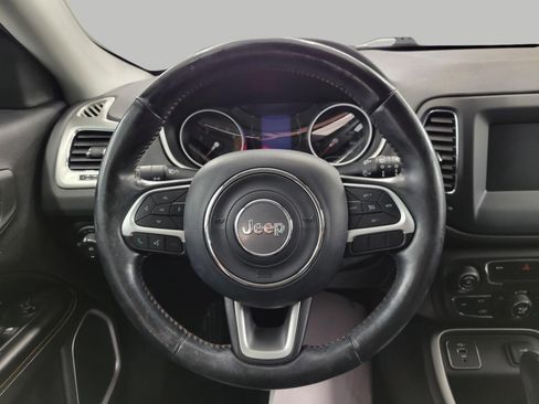 Used 2019 Jeep Compass Latitude w/ Cold Weather Group FWD image 6