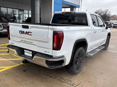 New 2026 GMC Sierra 1500 SLT image 3