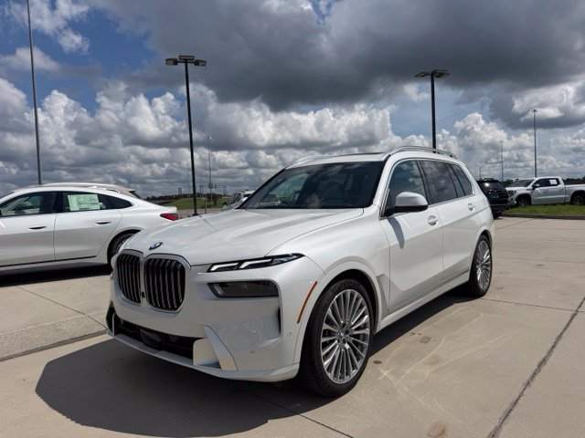 Used 2026 BMW X7 xDrive40i AWD/4WD image 1