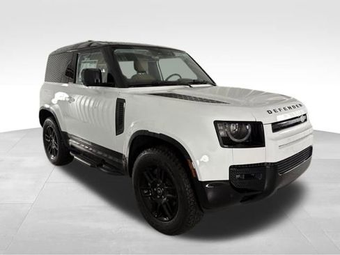 New 2025 Land Rover Defender 90 X-Dynamic SE image 3