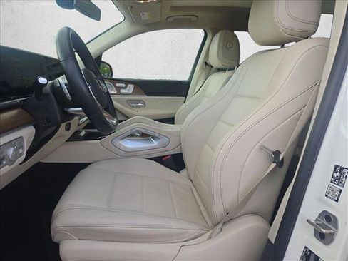 Used 2023 Mercedes-Benz GLS 450 4MATIC image 15