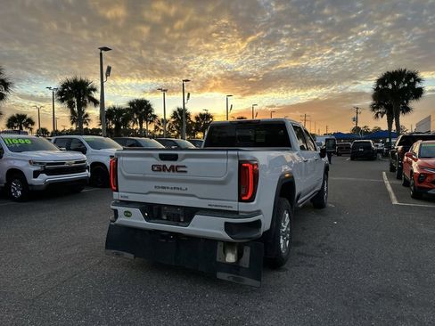 Used 2022 GMC Sierra 3500 Denali image 16