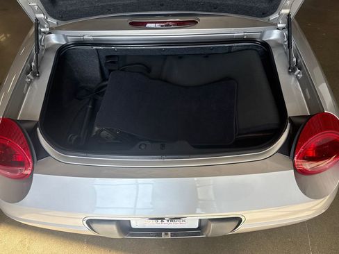 Used 2004 Ford Thunderbird image 95