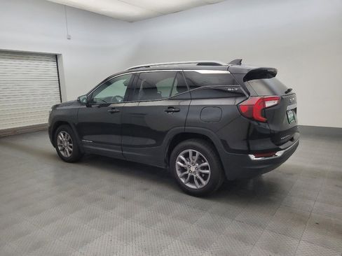 Used 2024 GMC Terrain SLT AWD/4WD image 3