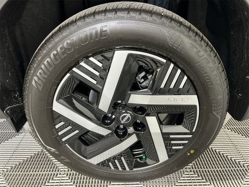 New 2026 Nissan Kicks SV image 18