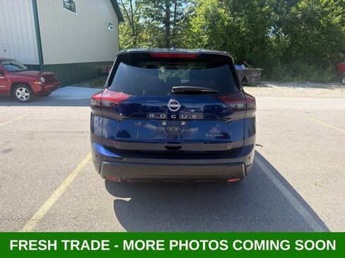 Used 2024 Nissan Rogue SV AWD/4WD image 4