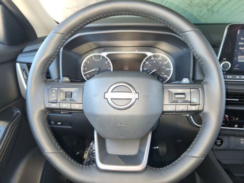 Used 2025 Nissan Rogue SV image 22