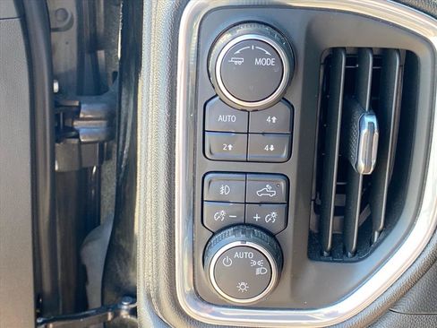 Used 2021 Chevrolet Silverado 1500 LT Trail Boss w/ Convenience Package II AWD/4WD image 17