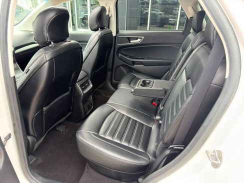 Used 2019 Ford Edge SEL w/ Equipment Group 201A FWD image 14