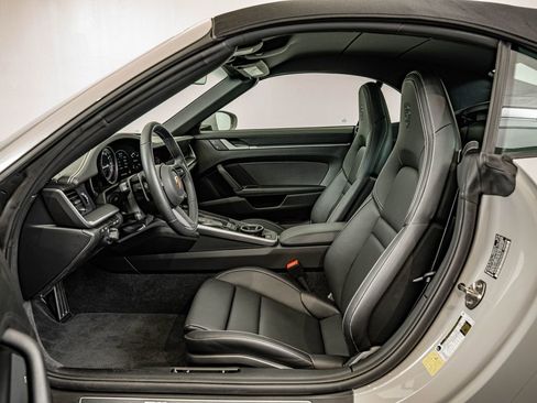 Used 2024 Porsche 911 Carrera S RWD image 5