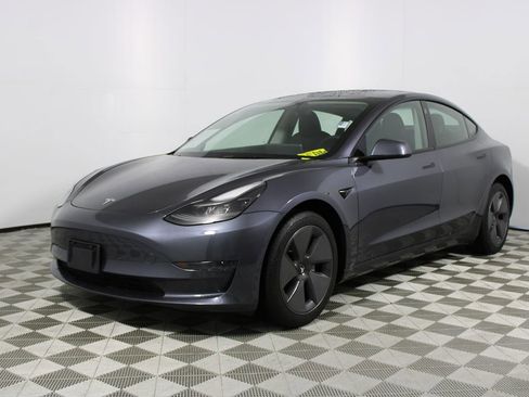 Used 2023 Tesla Model 3 Standard Range image 25