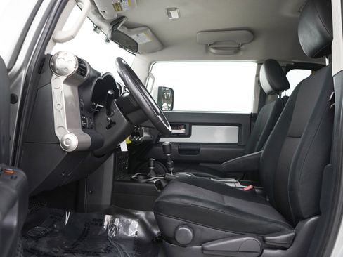 Used 2011 Toyota FJ Cruiser 4WD w/ Upgrade Pkg image 18