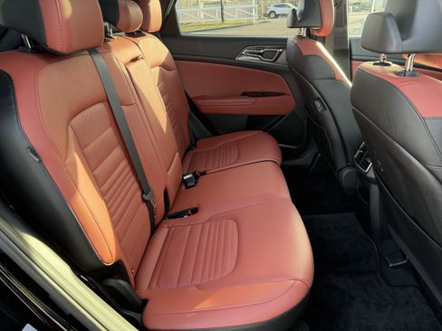 Used 2025 Kia Sportage SX image 18