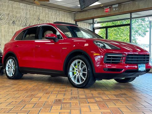 Used 2023 Porsche Cayenne w/ Premium Package AWD/4WD image 8