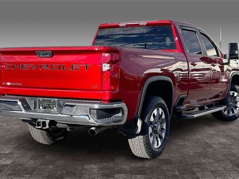 Used 2024 Chevrolet Silverado 2500 LT image 2