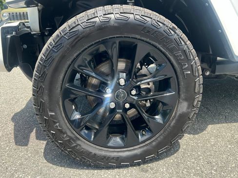 Used 2022 Jeep Gladiator Overland AWD/4WD image 10